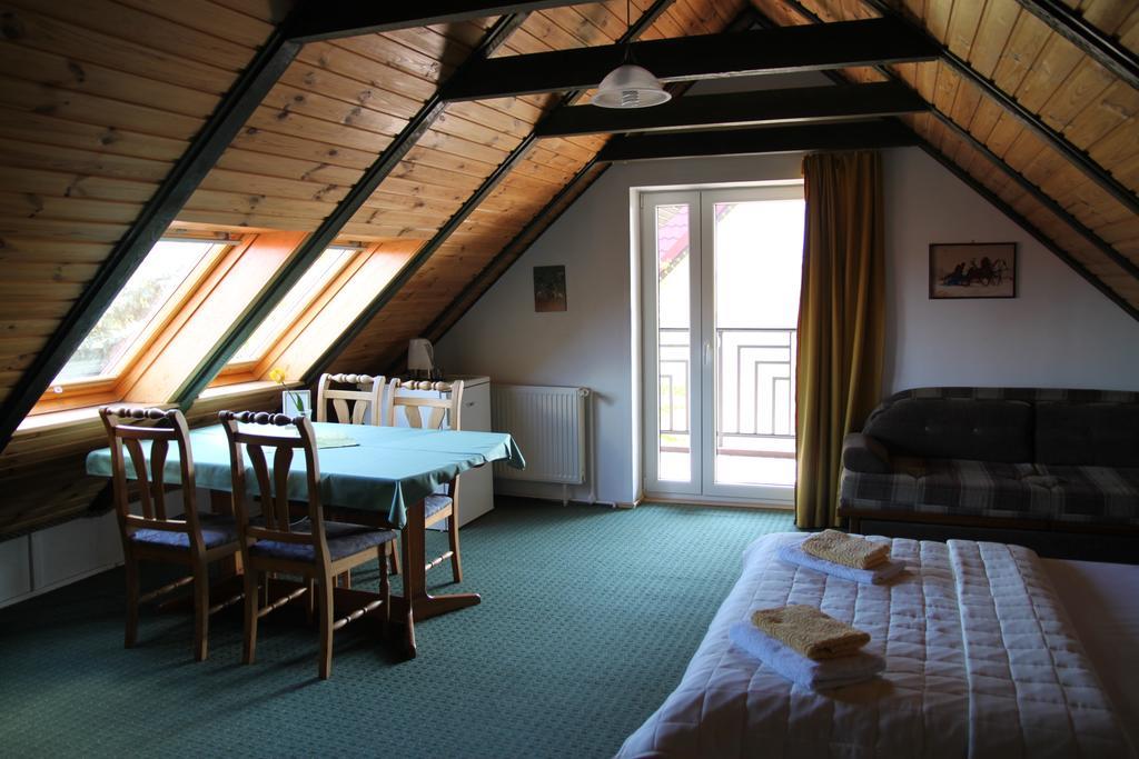 Libra Apartment Mikolajki Bagian luar foto