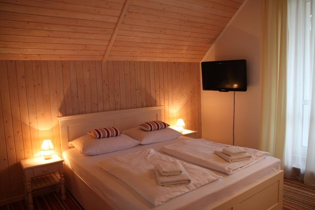 Libra Apartment Mikolajki Bagian luar foto